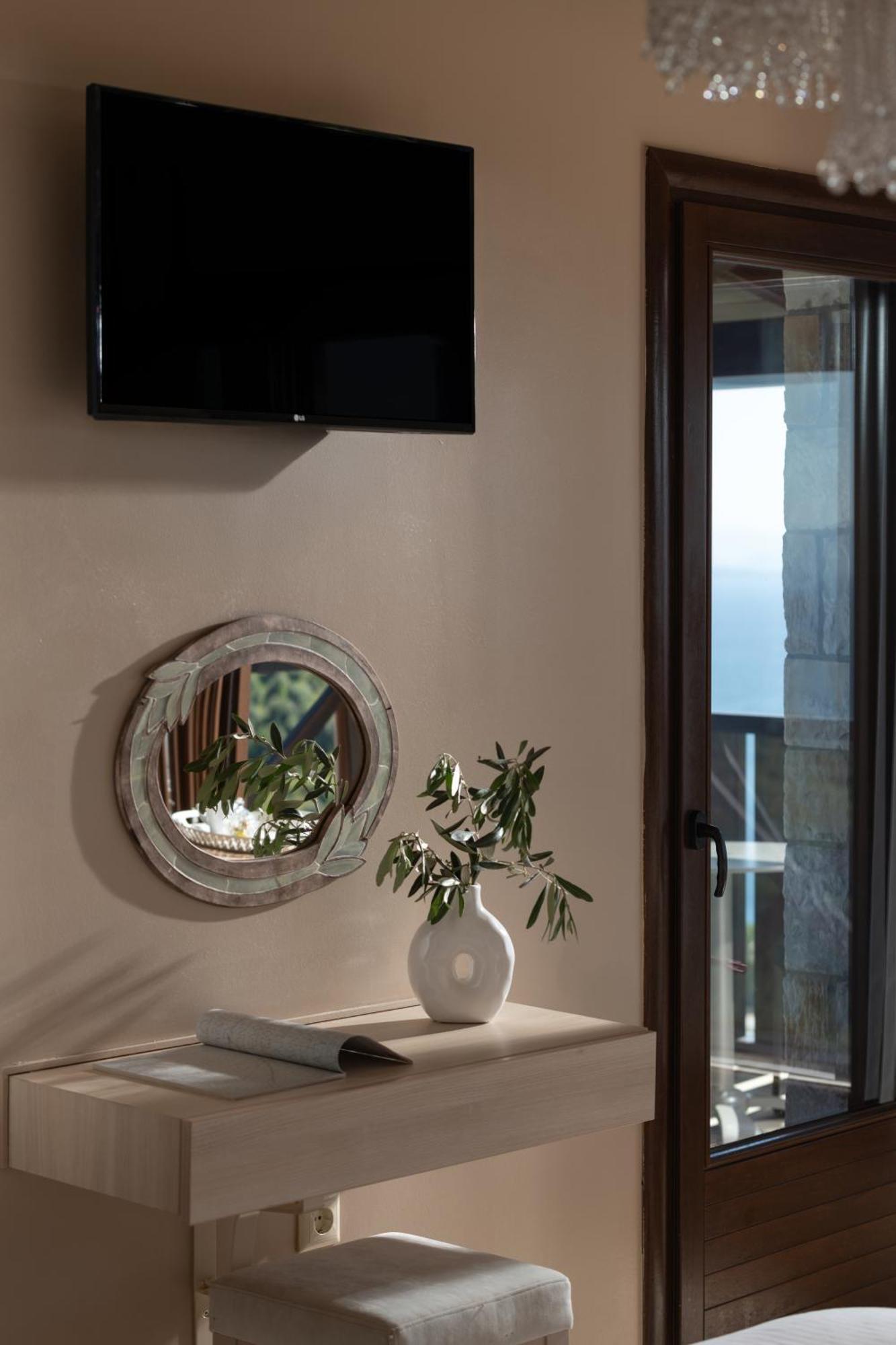 Karavia Lux Inn アフィソス エクステリア 写真