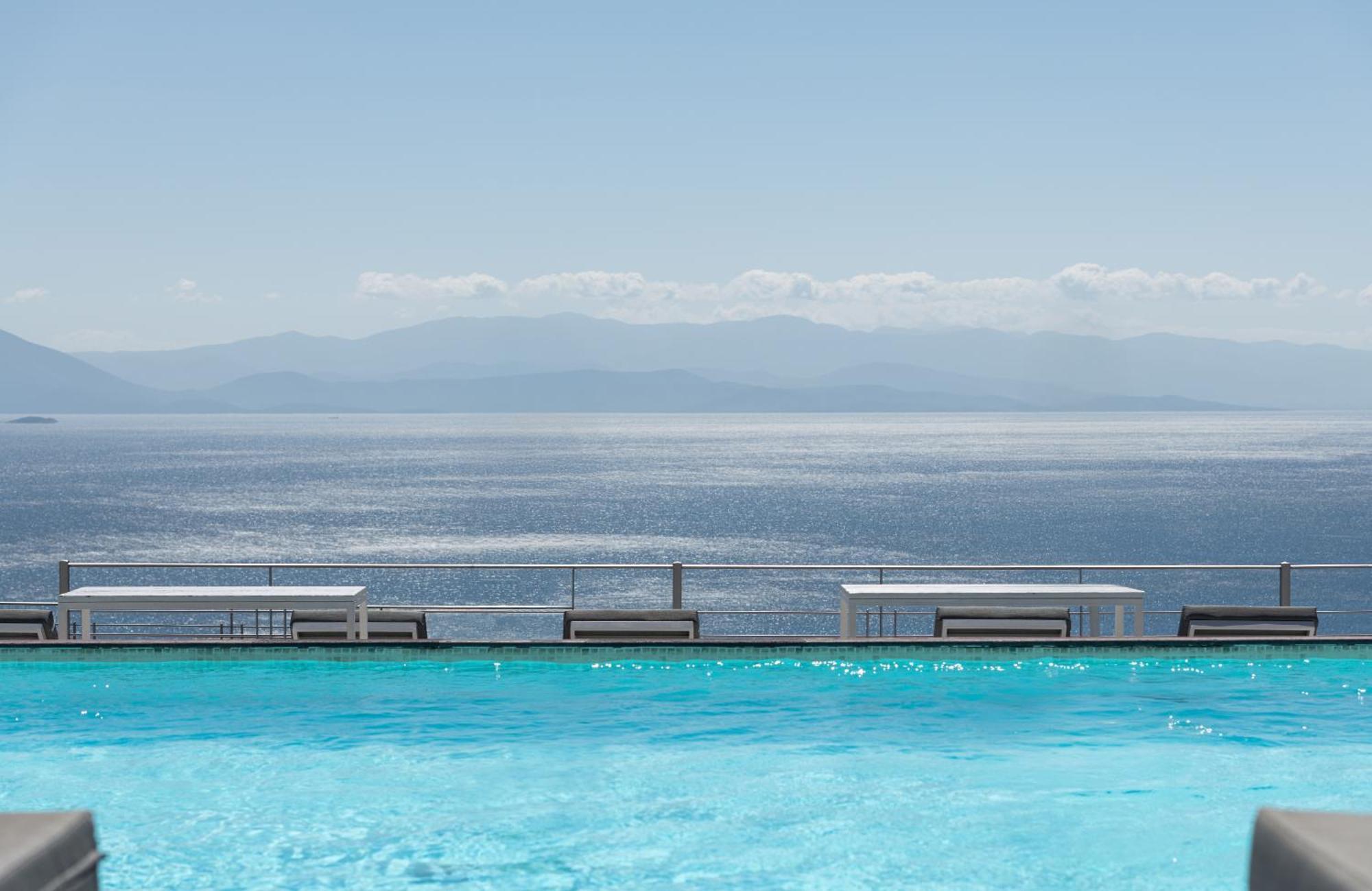 Karavia Lux Inn アフィソス エクステリア 写真