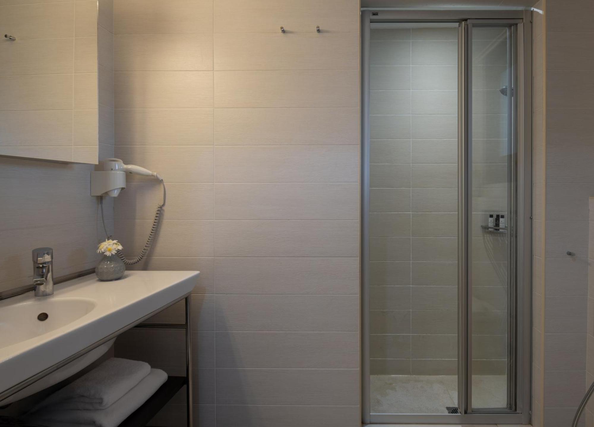 Karavia Lux Inn アフィソス エクステリア 写真