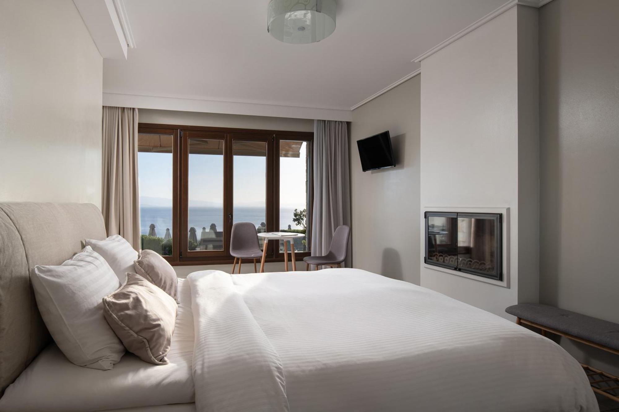 Karavia Lux Inn アフィソス エクステリア 写真