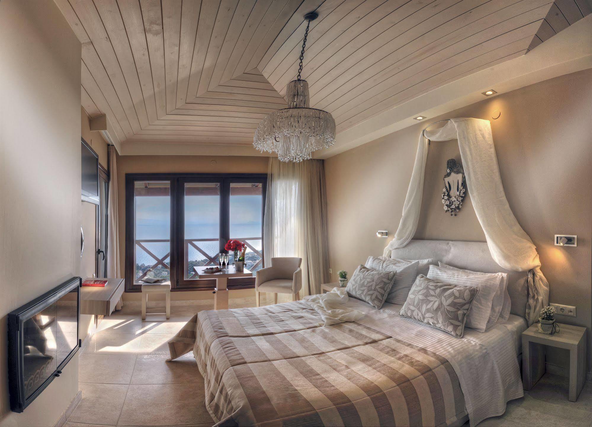 Karavia Lux Inn アフィソス エクステリア 写真