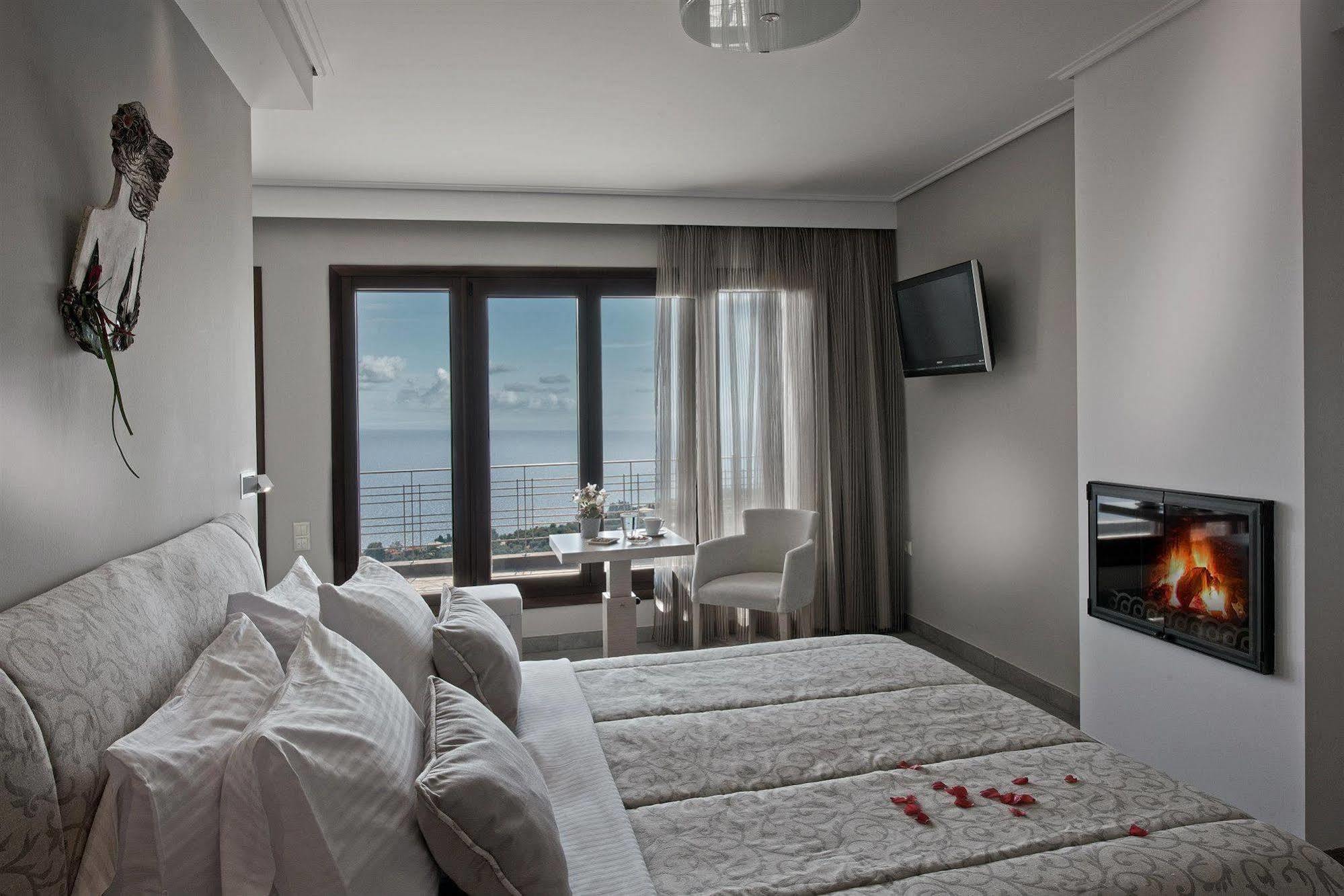 Karavia Lux Inn アフィソス エクステリア 写真